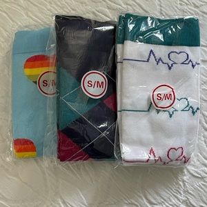 🌻 3 pairs of compression socks